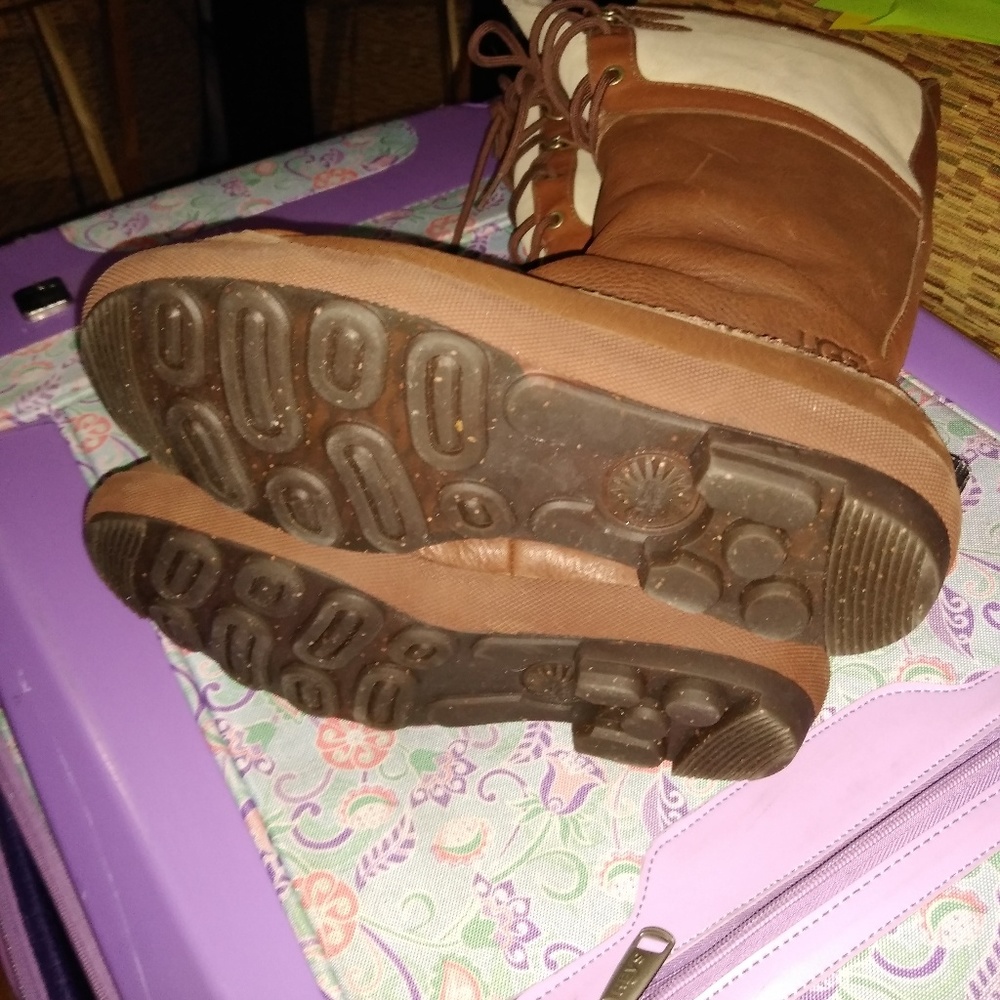 Snow boots